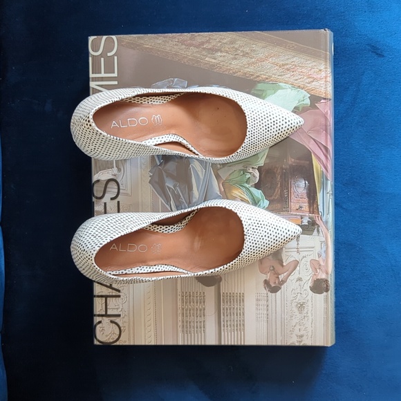 Aldo white with black spots leather pumps size 6.5 (37) - Picture 5 of 6